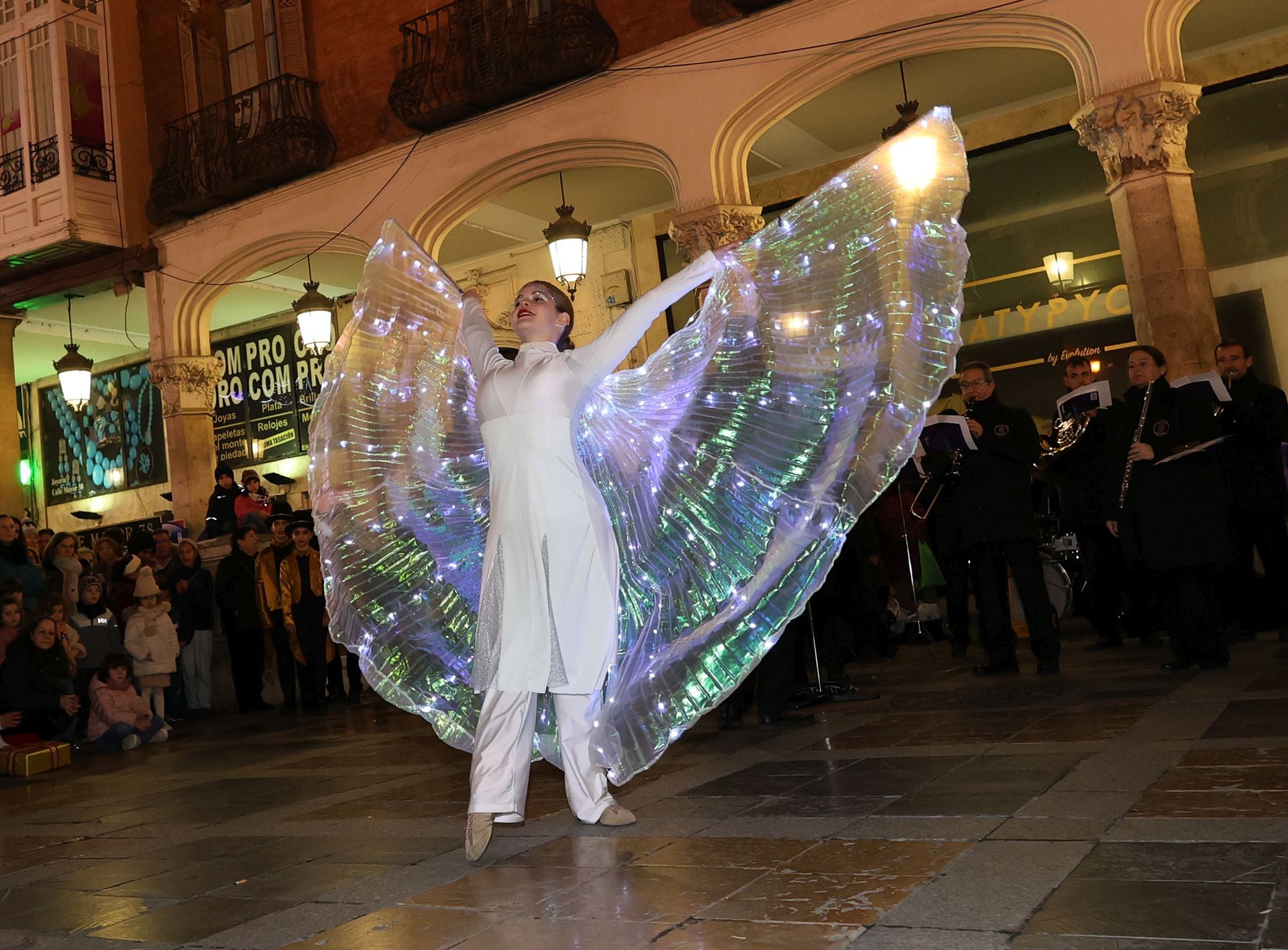 La danza toma las calles en la navidad palentina