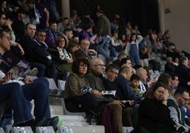 La afición palentina del baloncesto, fiel en Navidad