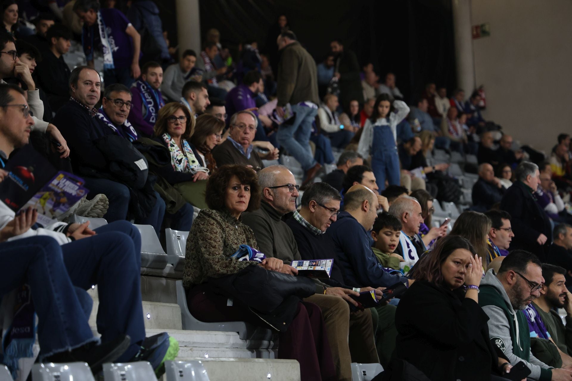 La afición palentina del baloncesto, fiel en Navidad