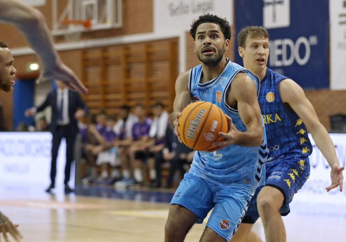 Alec Wintering, en el partido frente al Oviedo del pasado viernes en el Pumarín.