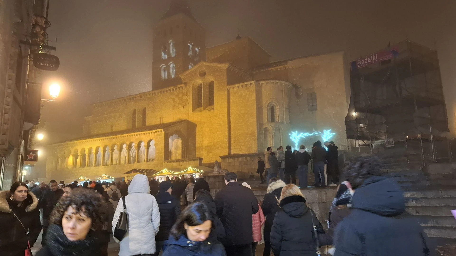 Fotos: la niebla envuelve Segovia