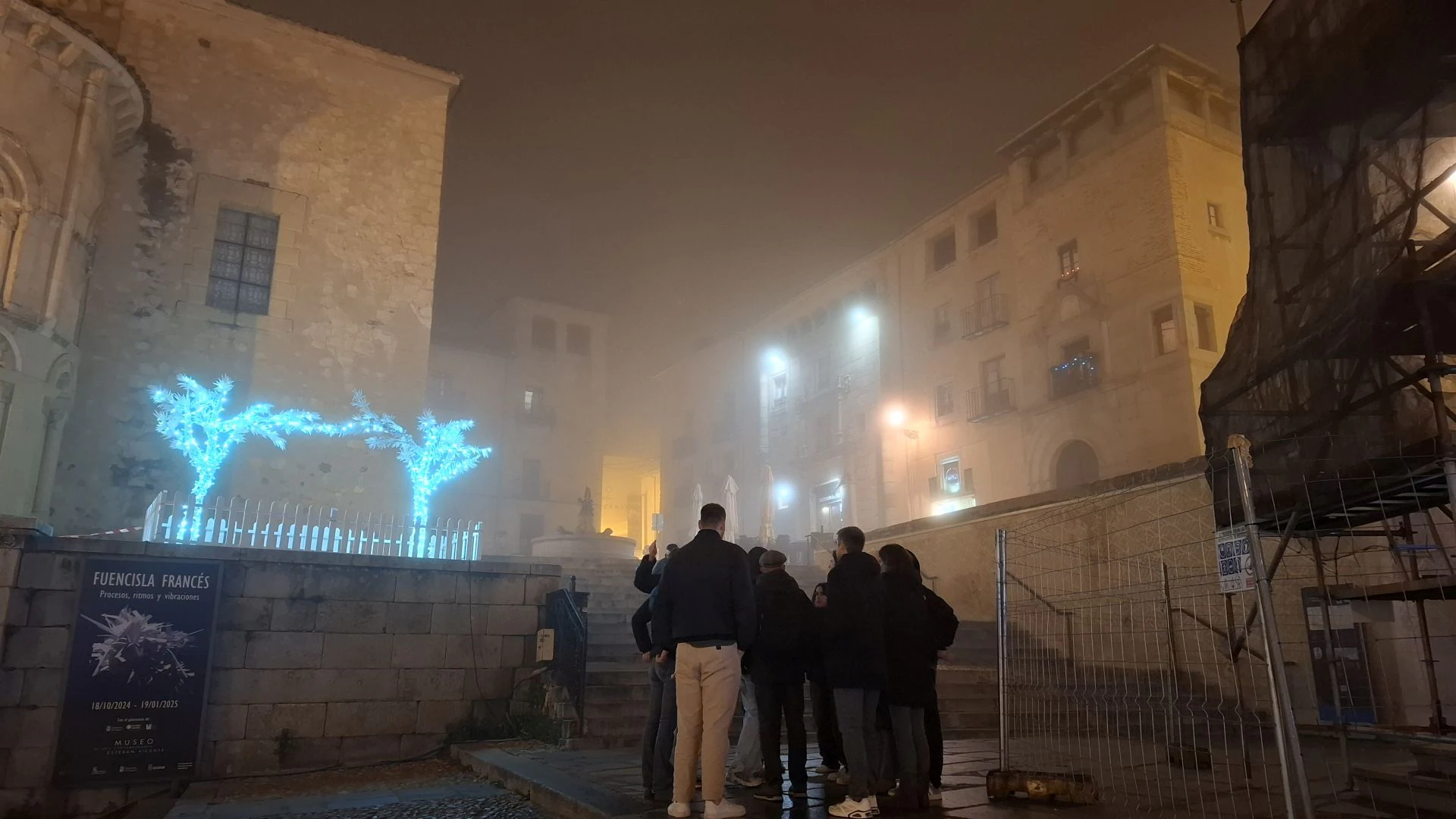 Fotos: la niebla envuelve Segovia