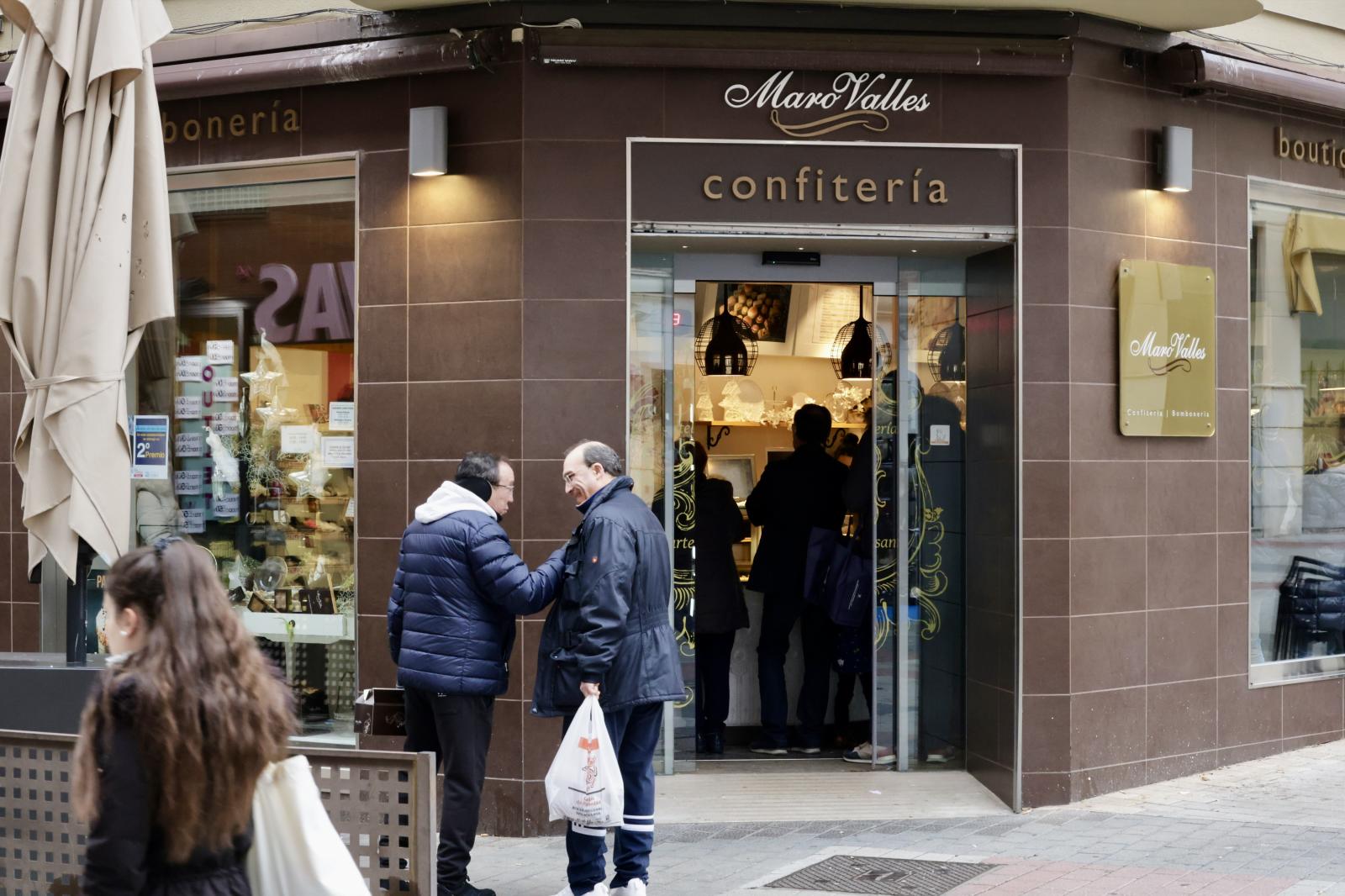 Las últimas compras de Nochevieja en los mercados vallisoletanos, en imágenes