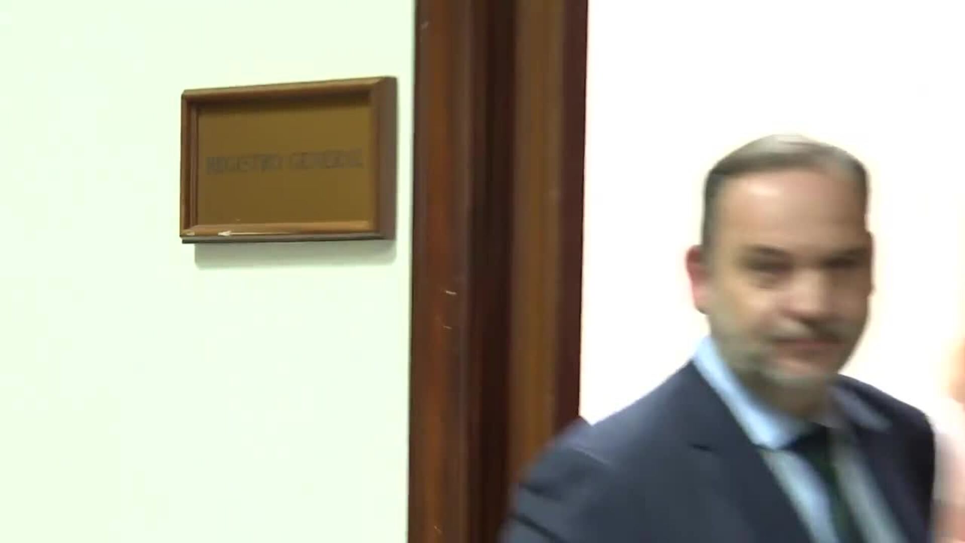 José Luis Ábalos no renuncia a su acta como diputado y pasa al Grupo Mixto