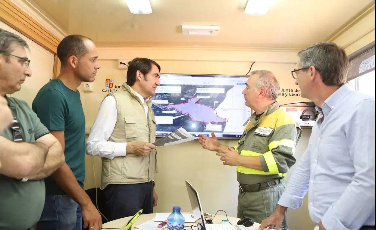 «Esta salvajada no se ha producido por sí sola», afirma el consejero de Medio Ambiente sobre el incendio de La Granja