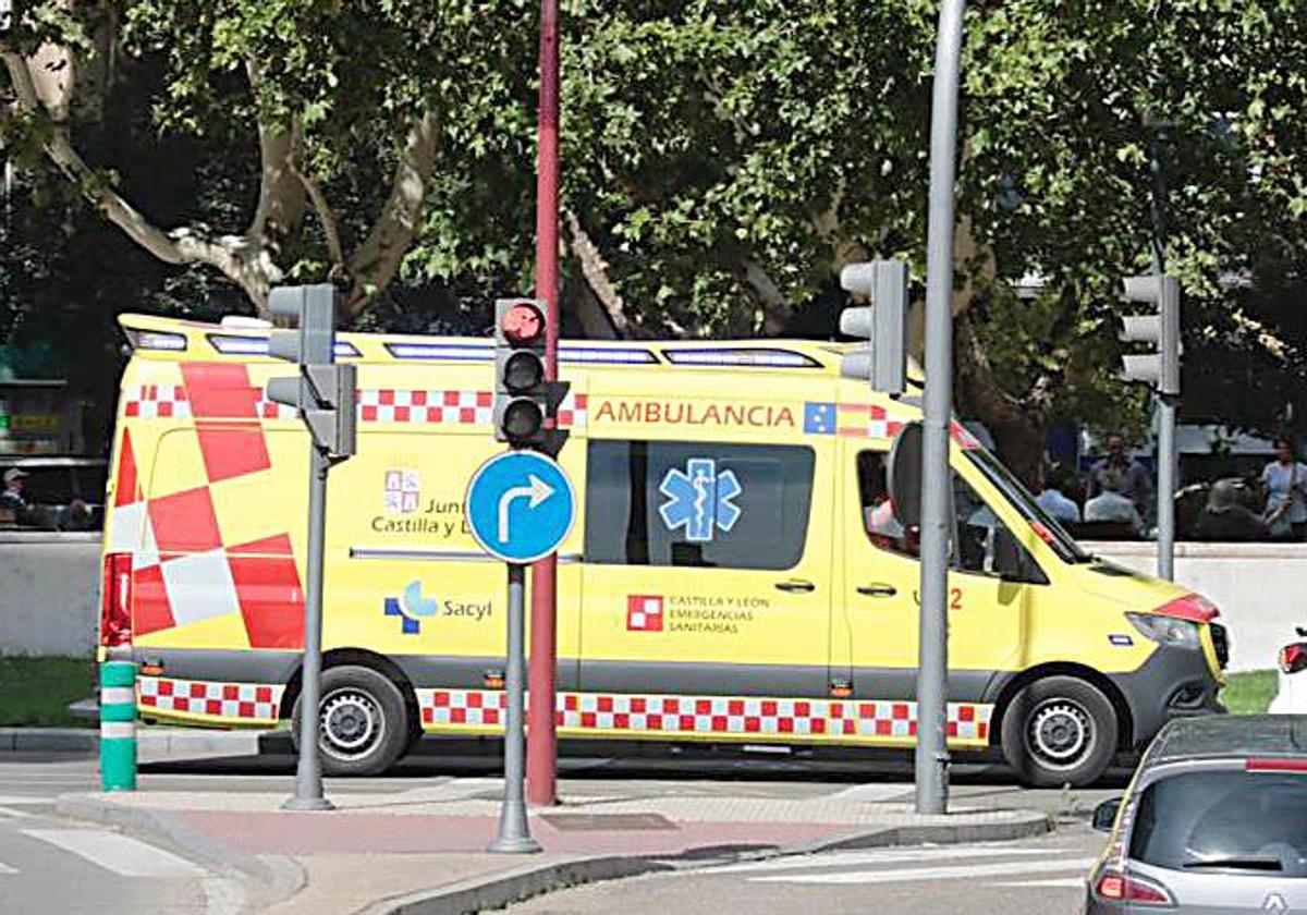 Una ambulancia del servicio de Emergencias de Castilla y León.