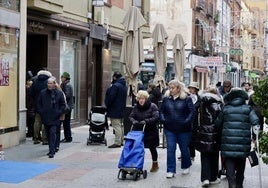 Ambiente de compras el último día del año en Valladolid.