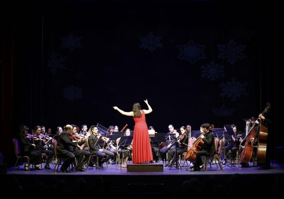 Elisa Gómez dirige a la New Filarmónica Orquesta en el Zorrilla.