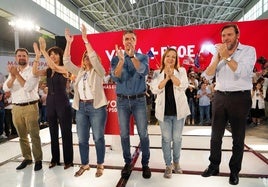 El secretario regional, Luis Tudanca (izquierda), en un acto de las elecciones europeas junto a dirigentes socialistas como el presidente del Gobierno, Pedro Sánchez, o los ministros Óscar Puente y Ana Redondo.