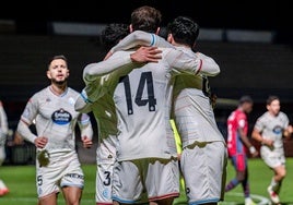 Los jugadores del Pucela celebran un gol en la Copa ante el Real Ávila.