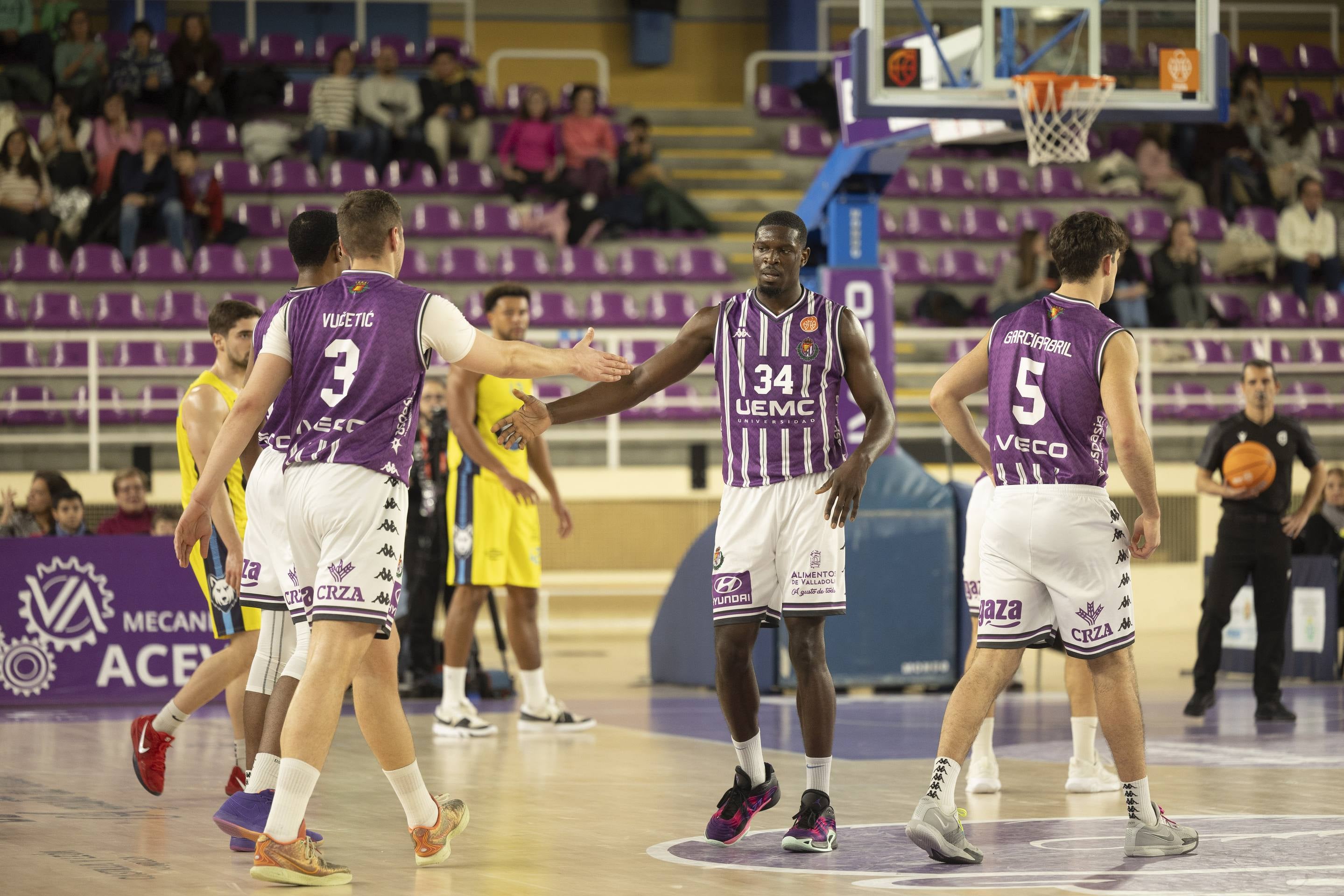 El RV Baloncesto se queda a segundos de la victoria ante Ourense