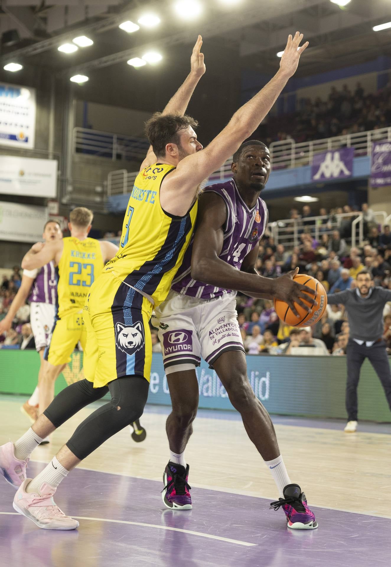 El RV Baloncesto se queda a segundos de la victoria ante Ourense