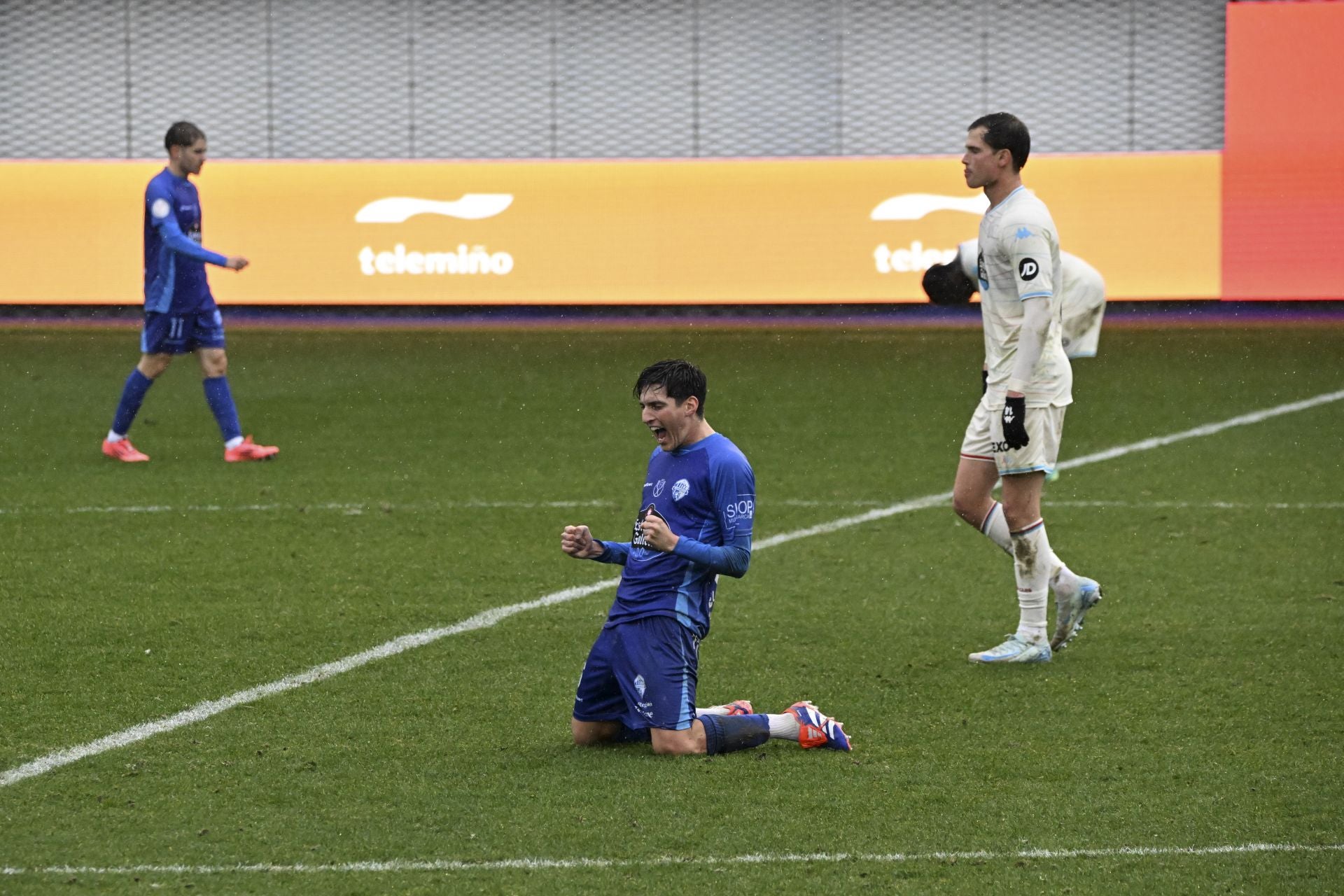 La eliminación del Real Valladolid en Ourense, en imágenes