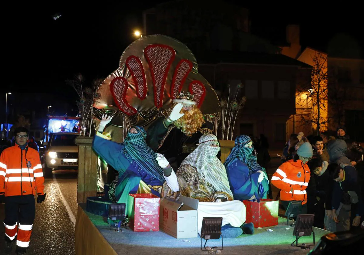 La cabalgata de Reyes de Peñafiel, en imágenes