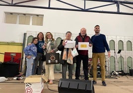 Ganadores de la rifa solidaria organizada por la asociación.