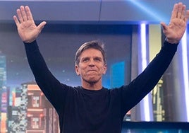 Manuel Díaz 'El Cordobés' saluda al público de 'El Hormiguero'.