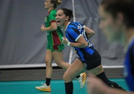 Maryanna Rodrigues celebra un gol con su último equipo.