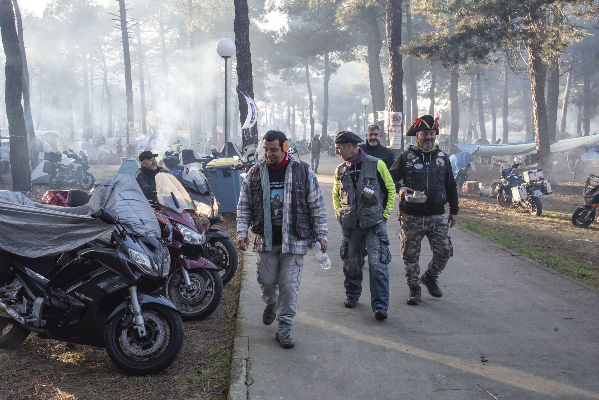 Fotos de um comício de motociclistas em Cantalejo