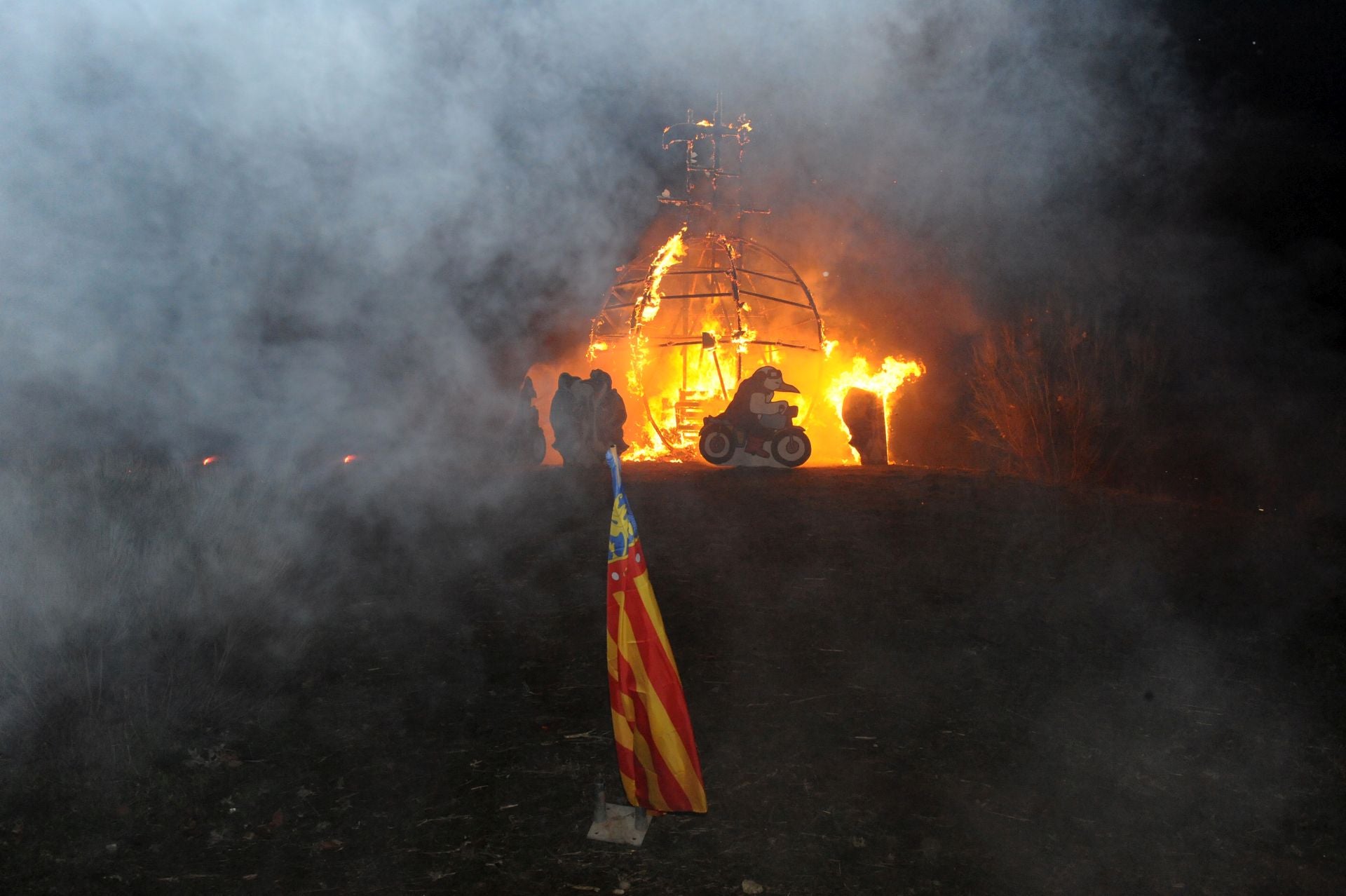 Quema de la falla de Pingüinos 2025