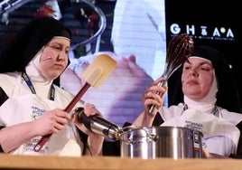 Imagen de archivo de las monjas de Belorado elaborando chocolate en una edición de Madrid Fusión.