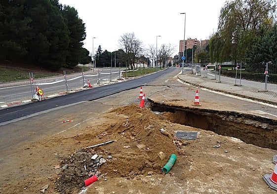 Obras de la red de calor en Parquesol.