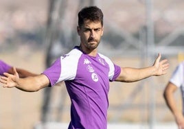 César de la Hoz, durante un entrenamiento con el Real Valladolid la pasada temporada.