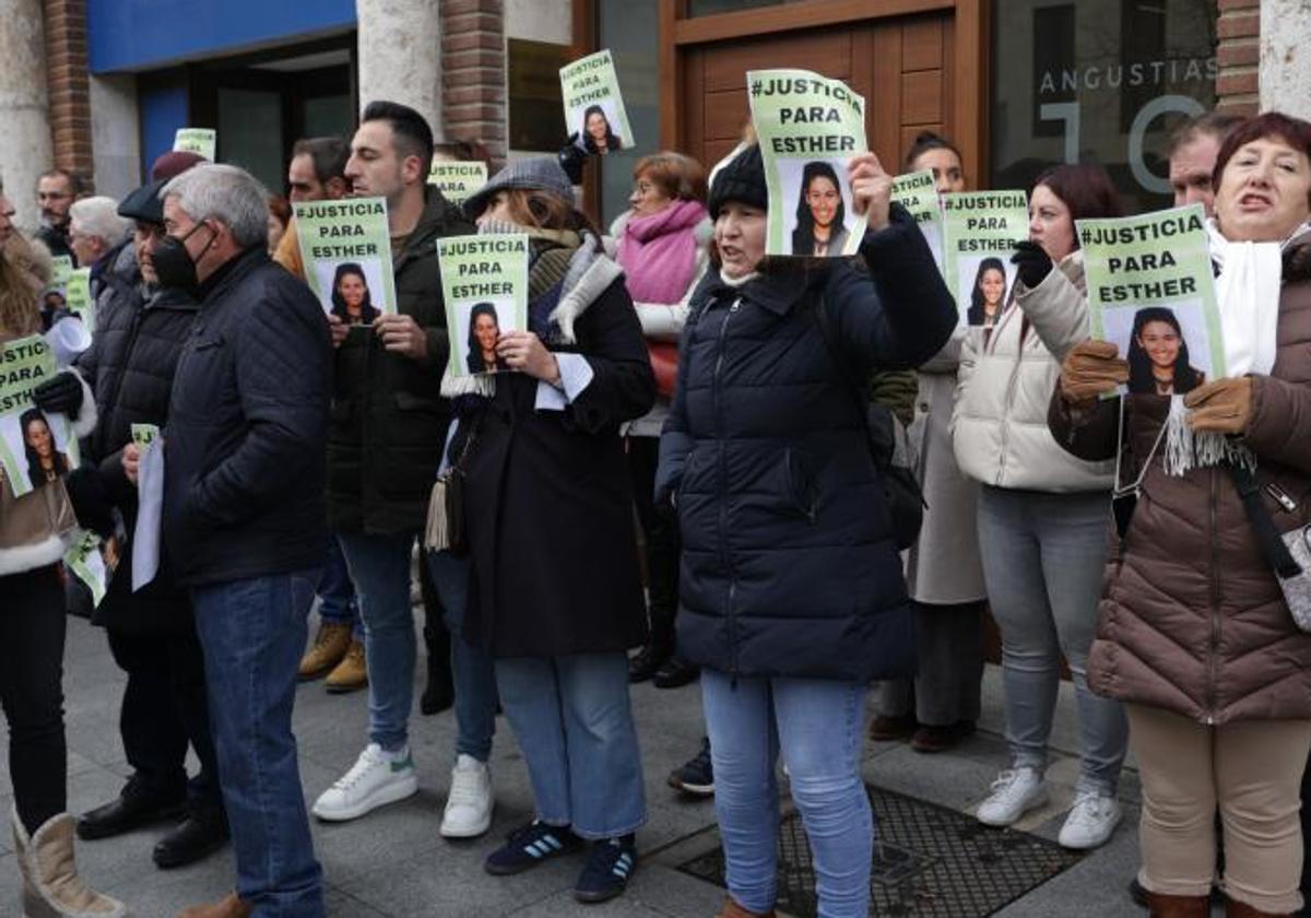 Concentración de los allegados ante los Juzgados el pasado 20 de diciembre,