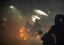 Desfile de antorchas en el 25 aniversario de Motauros en Tordesillas.