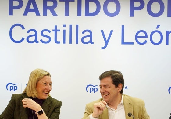 Alfonso Fernández Mañueco junto con Isabel Blanco en la Junta Directiva del PP.