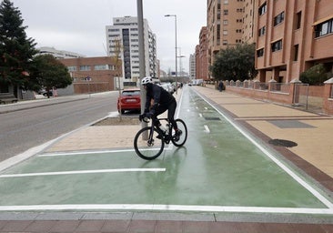 La Asamblea Ciclista critica al Ayuntamiento por perder 1,2 millones para carriles y aparcabicis