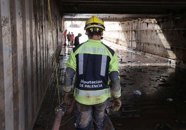 Los bomberos exigen a la Diputación que negocie con el Ayuntamiento la asistencia para la zona sur