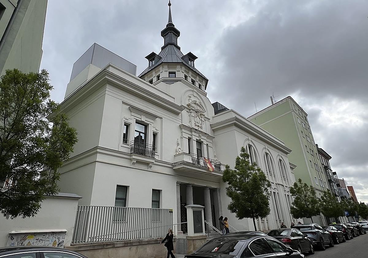 Edificio del Registro Mercantil y de Bienes Muebles de Valladolid, en la calle Estación.