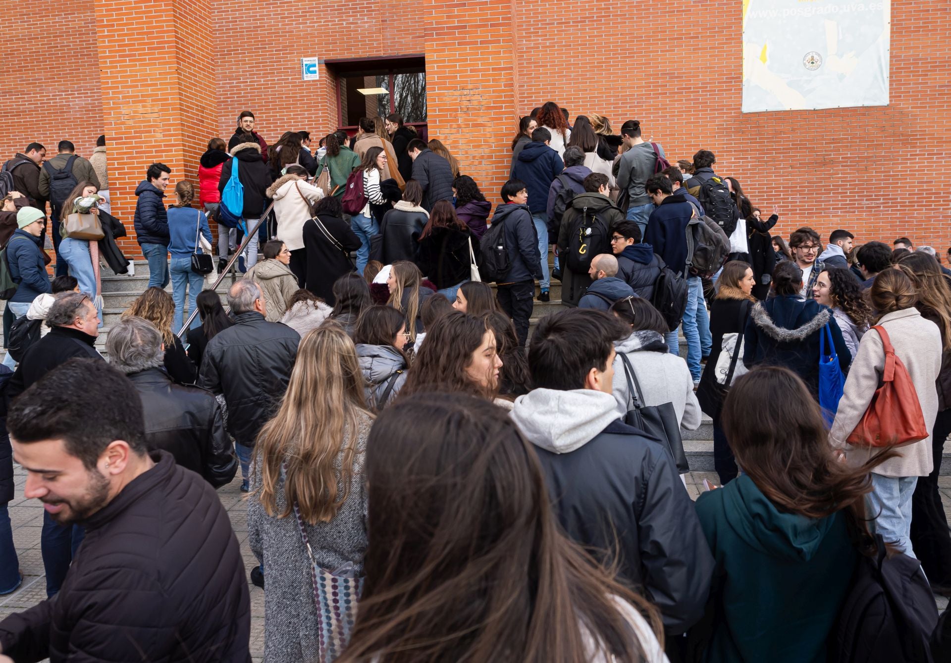 Los futuros médicos se examinan en busca de una plaza en la Sanidad pública