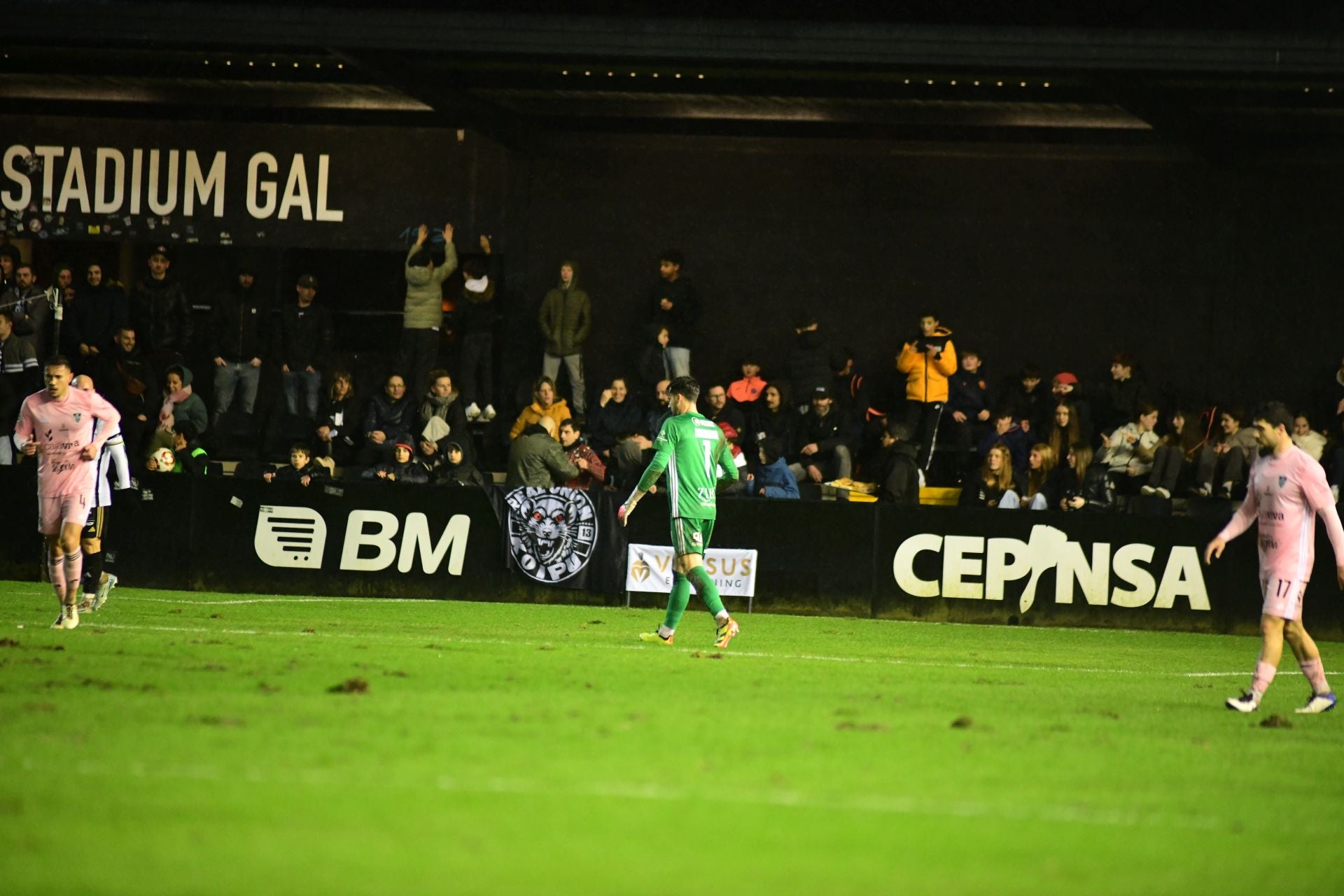 Fotos de la derrota de la Segoviana en Irún