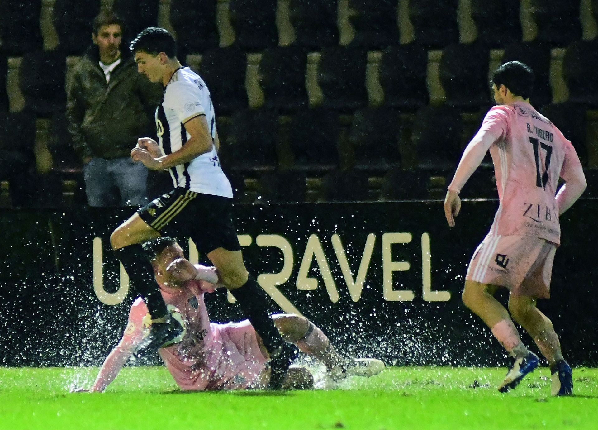 Fotos de la derrota de la Segoviana en Irún