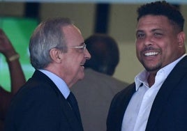 Florentino Pérez y Ronaldo Nazário, en el antepalco del Bernabéu, en el partido de ida.