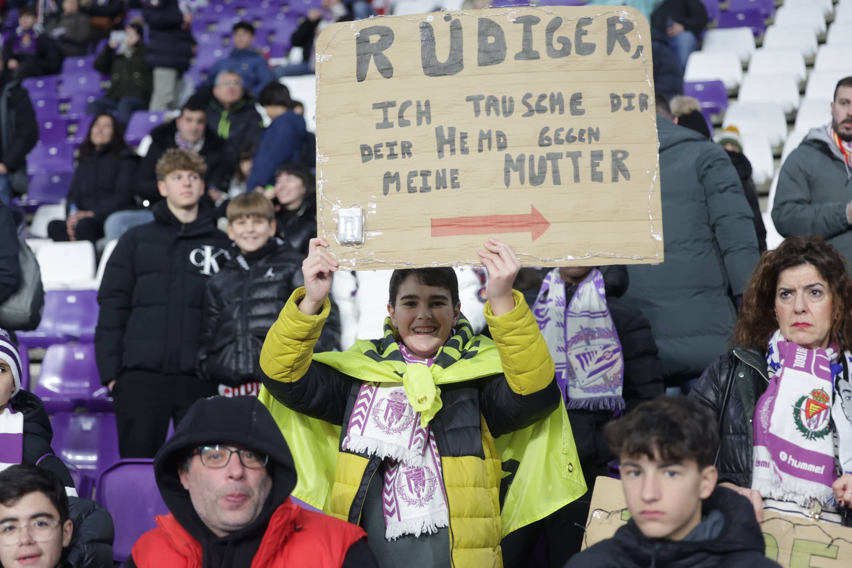 Búscate en la grada del Real Valladolid-Real Madrid (4/4)