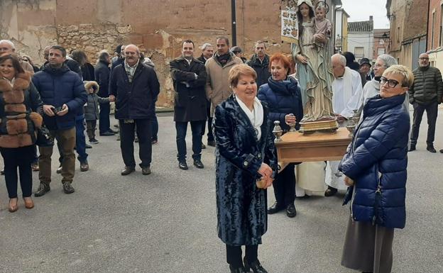 Procesión con la Virgen de la Paz en Castrillo de Onielo.