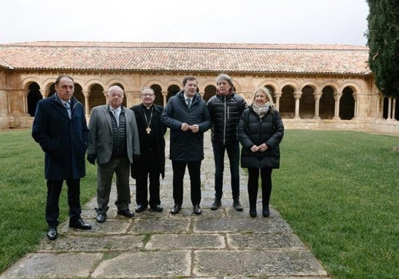 Alfonso Fernández Mañueco, junto al alcalde de Soria, Carlos Martínez, y el obispo de Osma-Soria, Abilio Martínez.