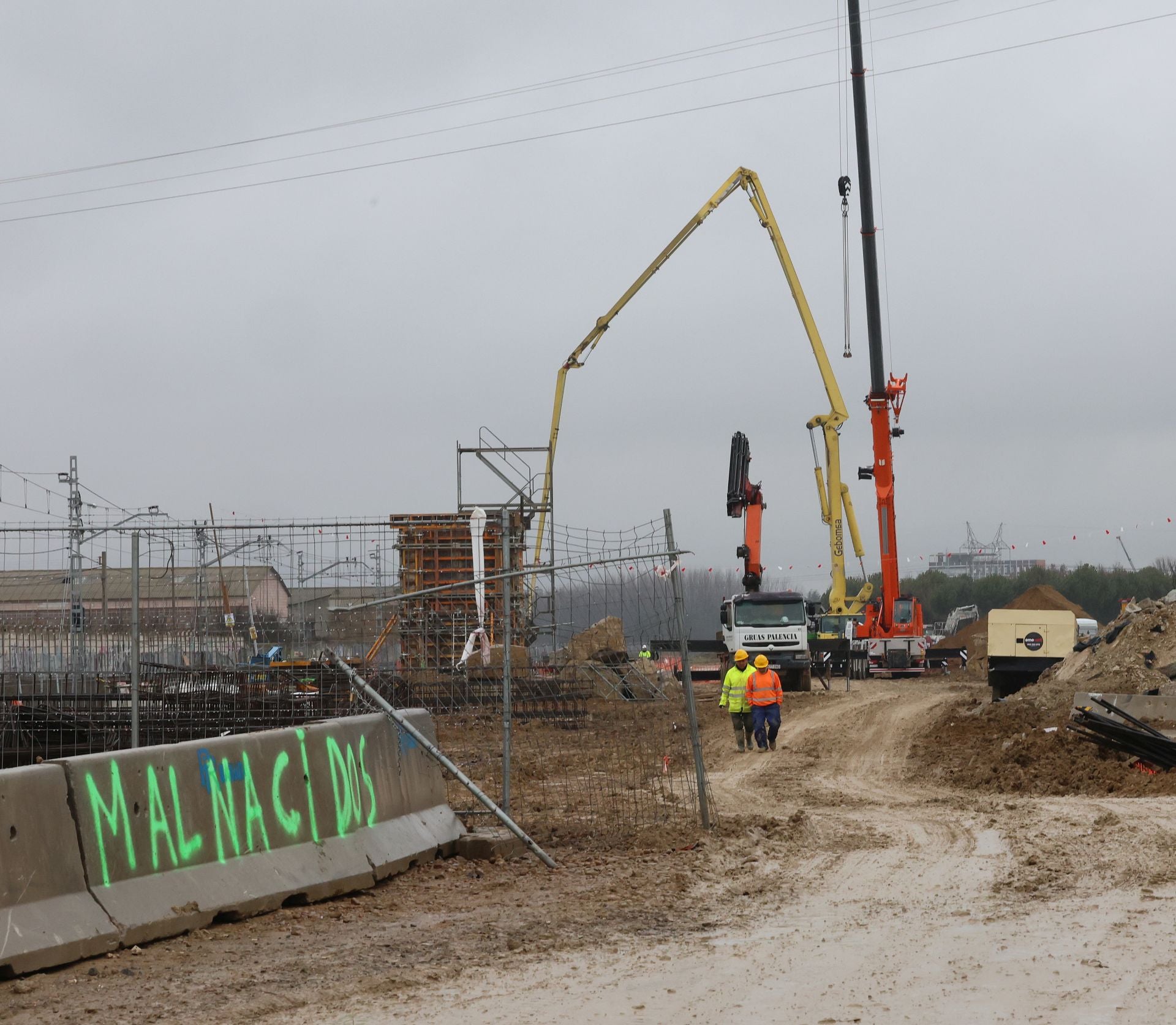 Obras del Ave a Cantabria en la zona del Camino Viejo de Husillos.