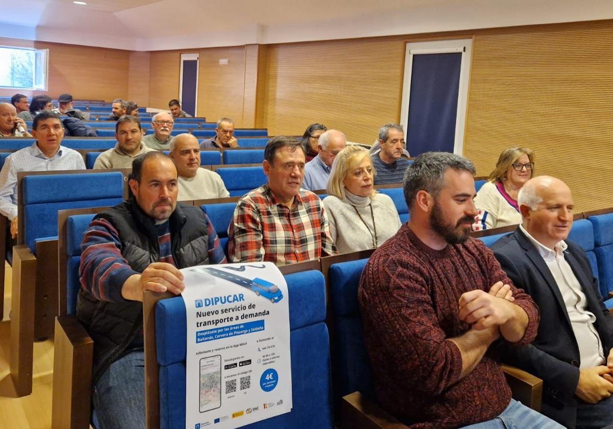 Alcaldes y concejales de la zona de Cervera, en la presentación del proyecto.