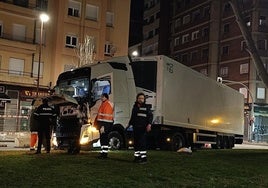 El camión accidentado en la Circular.