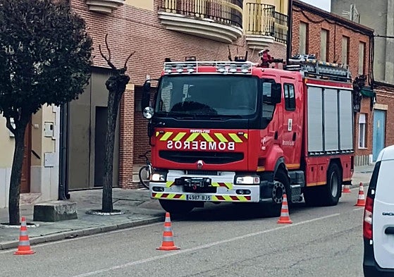 Una dotación de los Bombeos de la Diputación de Valladolid, este miércoles en La Seca.