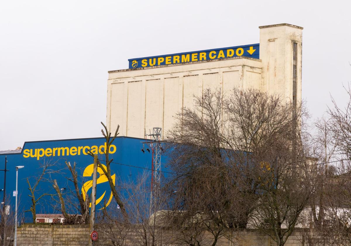 Supermercado Agropal en el antiguo silo de Simancas.