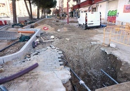 Entrada desde la avenida de Segovia hacia el paso peatonal y la calle Mallorca, este viernes.