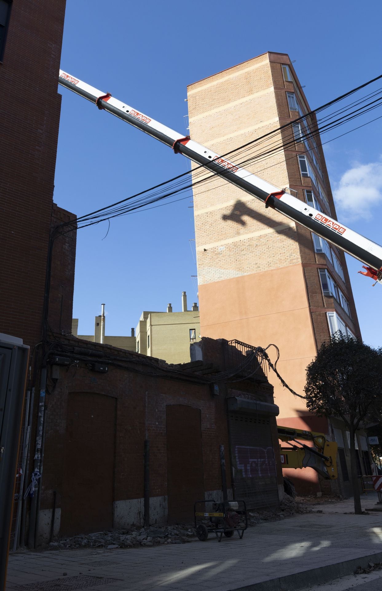 Las imágenes del derribo del edificio en San Nicolás