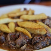 Un menú del día de comida casera en el corazón del polígono de Argales