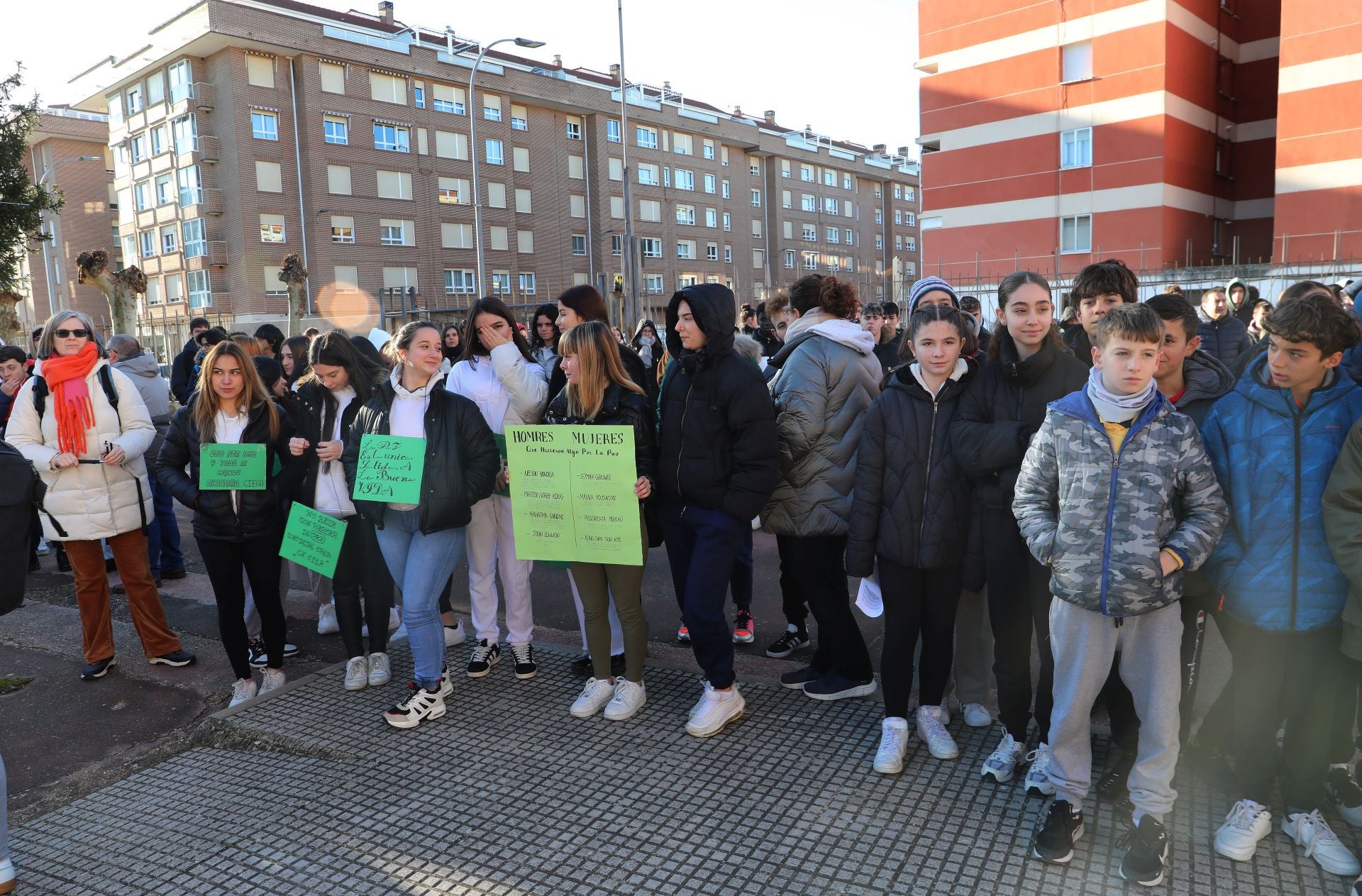 Los alumnos de Palencia claman por la paz