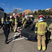 El vuelco de dos coches deja dos heridos en Parquesol