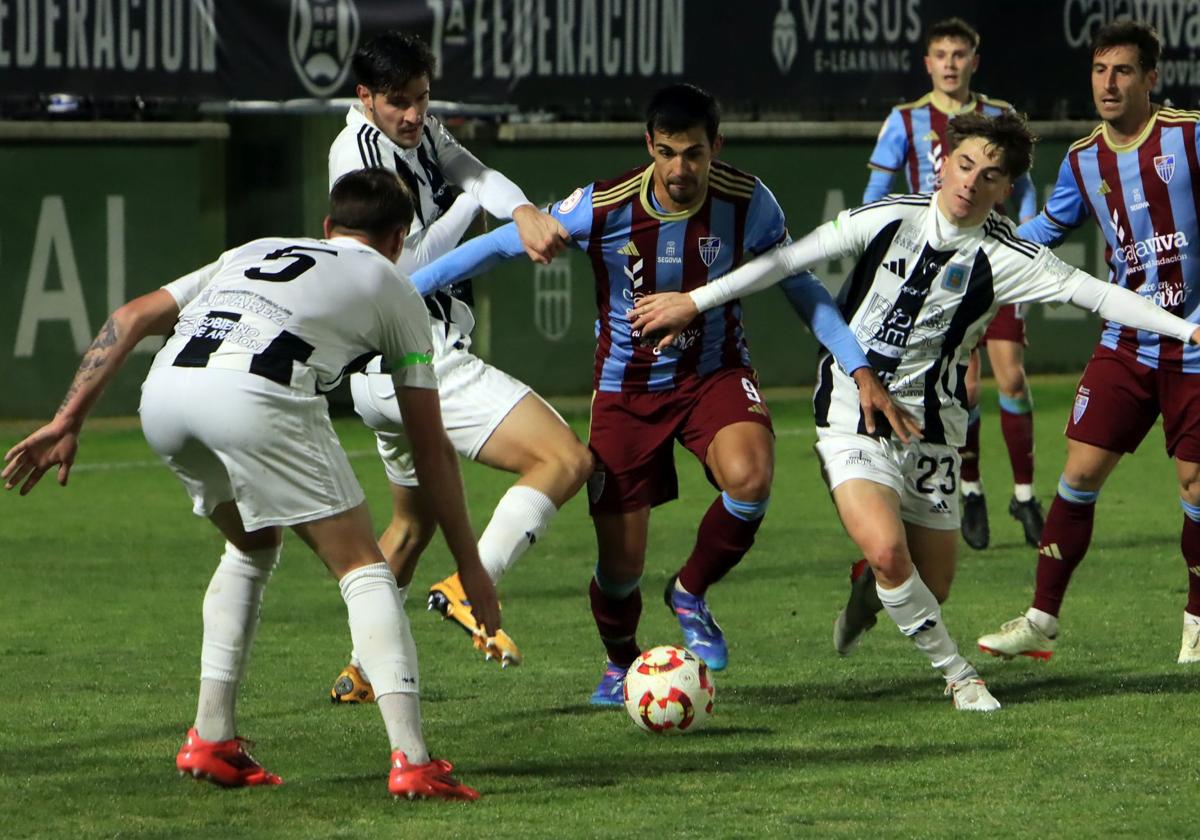 Fotos de la derrota de la Segoviana ante el Tarazona